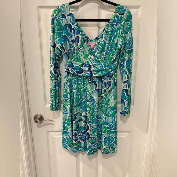 Lilly Pulitzer Fleur Dress Green and Blue
Agate Lazy River Large
EUC - Picture 5 of 5